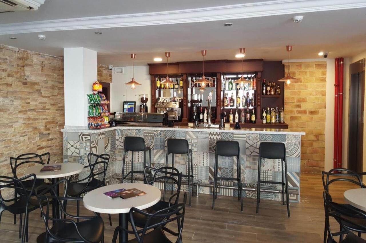 Hotel Queens - Adults Only