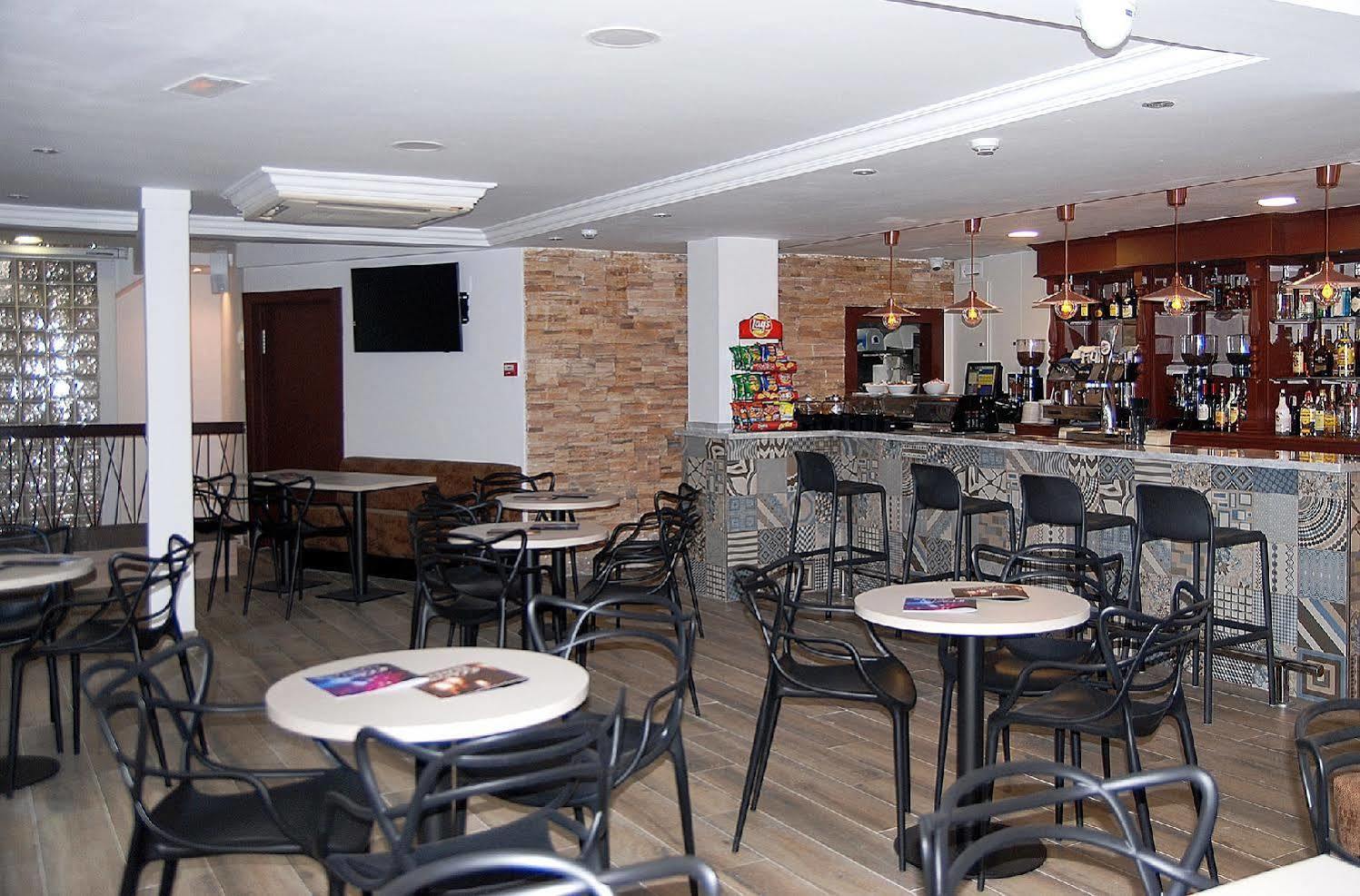 Queens - Adults Only Hotel